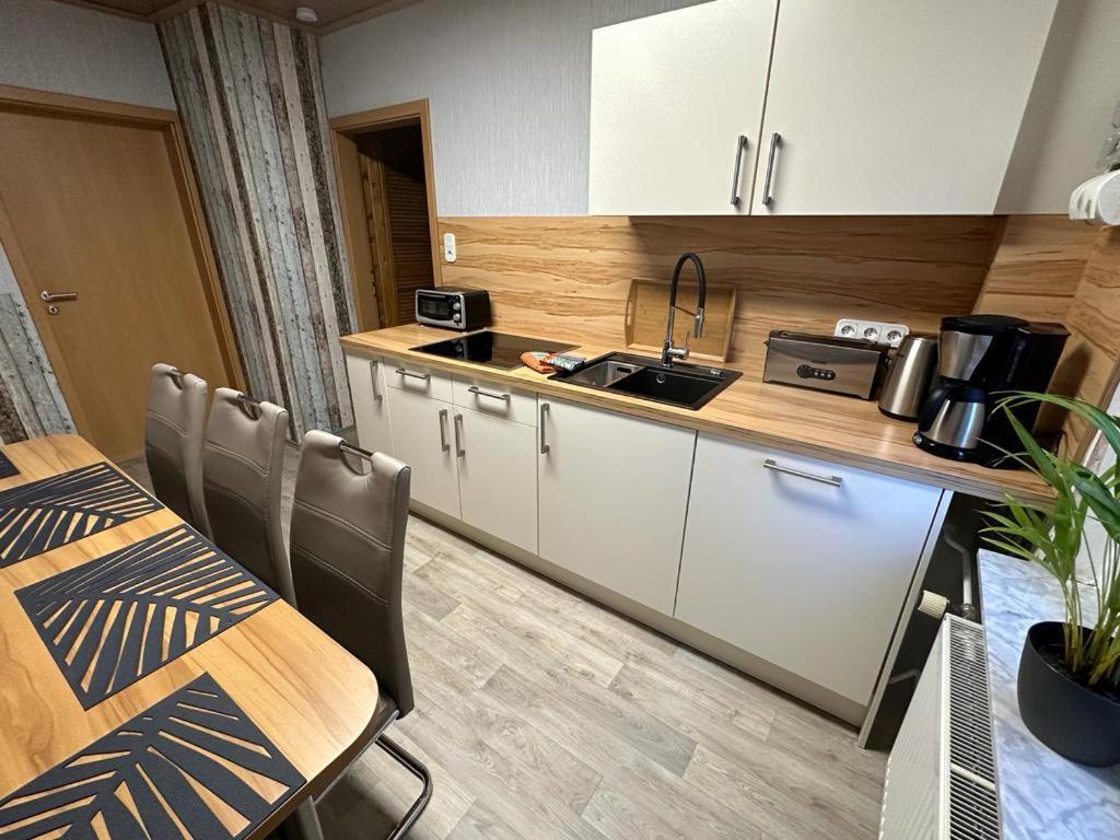 Christels Ferienwohnung 2 In Thale Mit Ueberdachter Terrasse, Kueche Mit Tv & Geschirrspueler מראה חיצוני תמונה